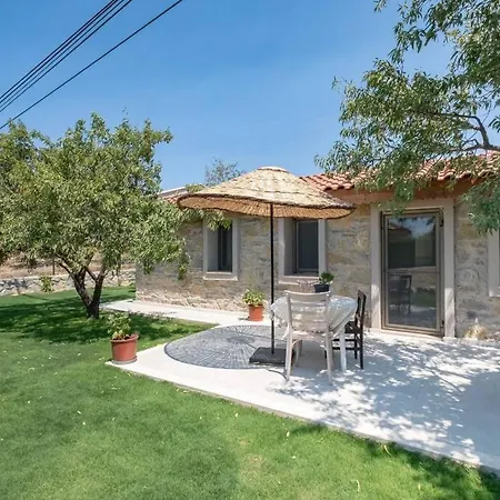Dom wakacyjny Stone Mini House *